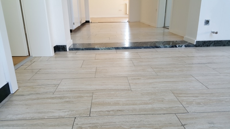 Treppenhausreinigung und Kristallisation
