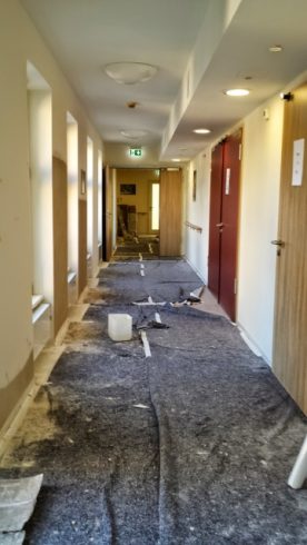 Treppenhausreinigung und Kristallisation